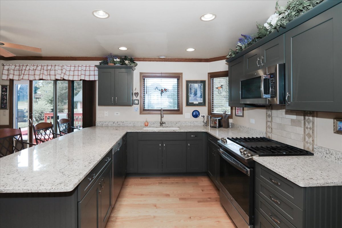 10616 Carl Street Property Photo 14