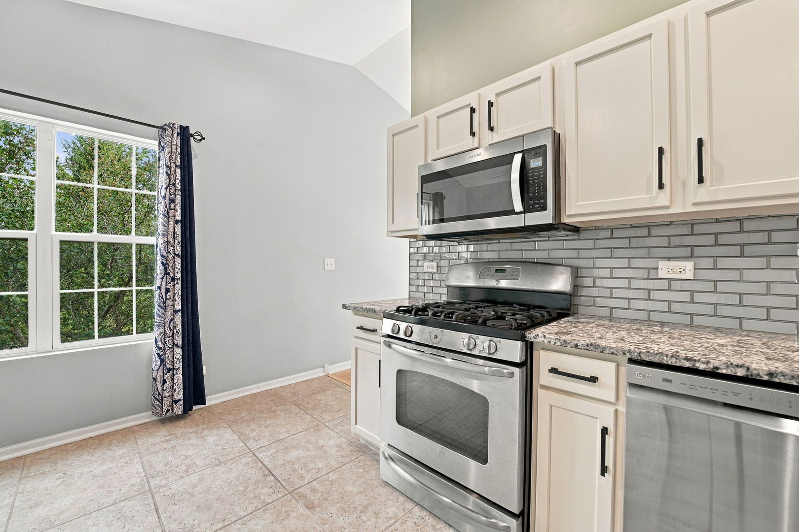 2469 Stoughton Circle 2469 Property Photo 10
