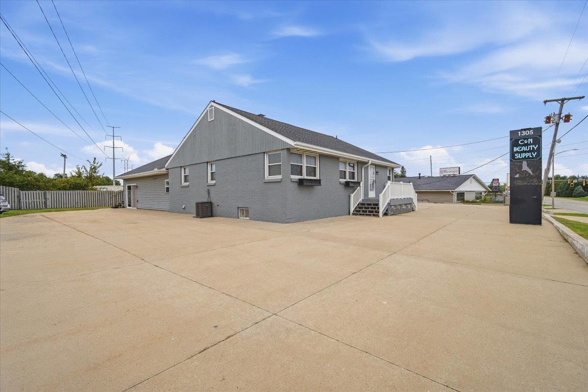 1305 Morrissey Avenue Property Photo 4