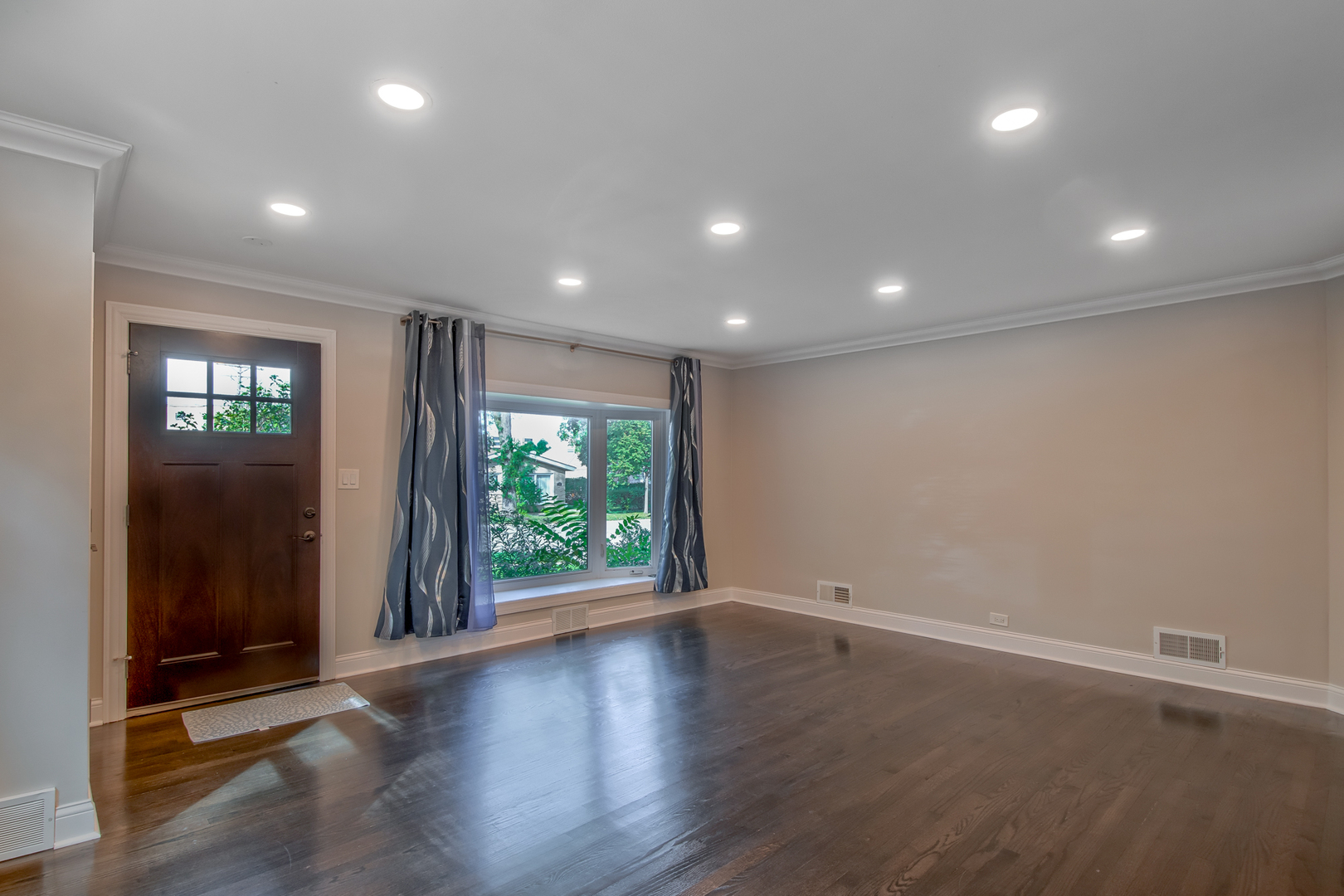 5145 Mulford Street Property Photo 4