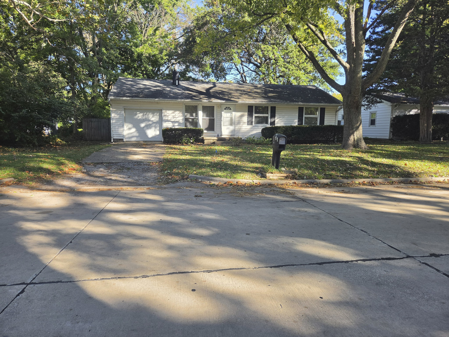 1618 Sangamon Drive Property Photo 1