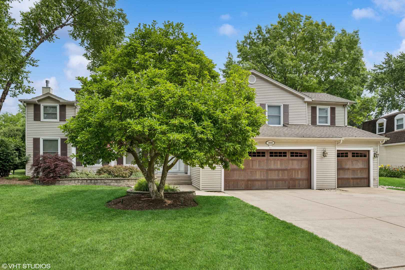 1036 W Skylark Drive Property Photo 1