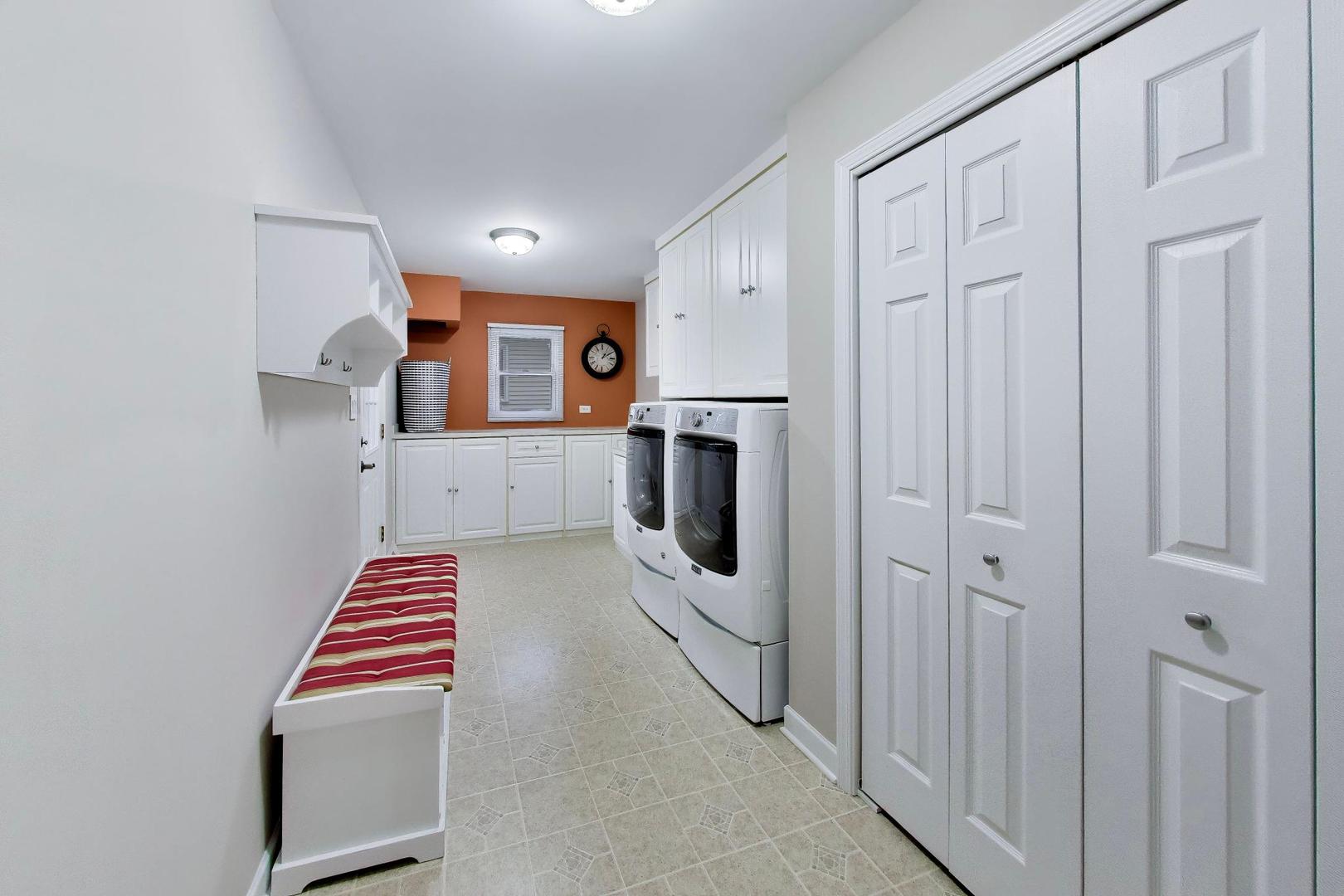 1036 W Skylark Drive Property Photo 19