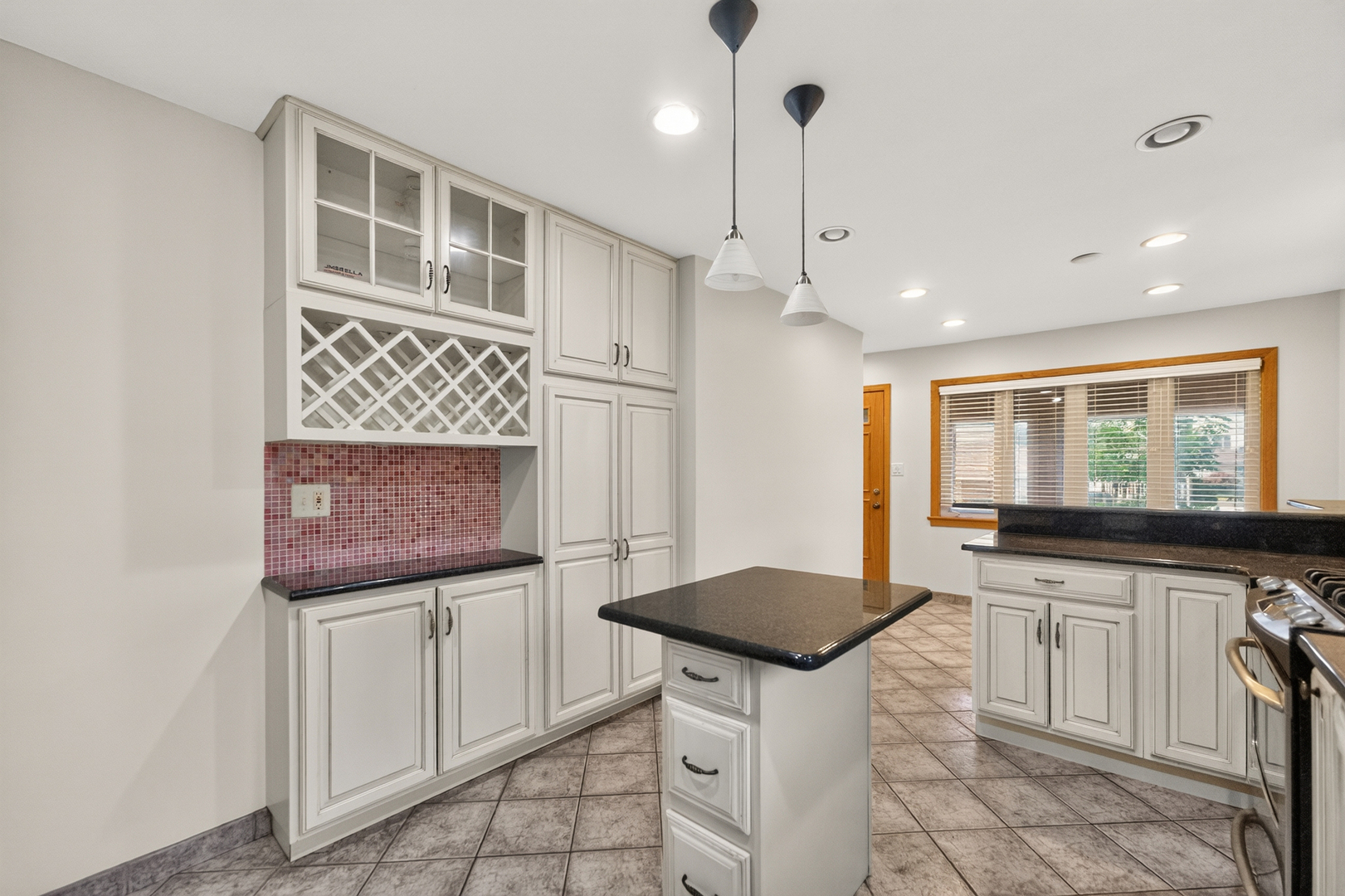 8632 W Ainslie Street Property Photo 4
