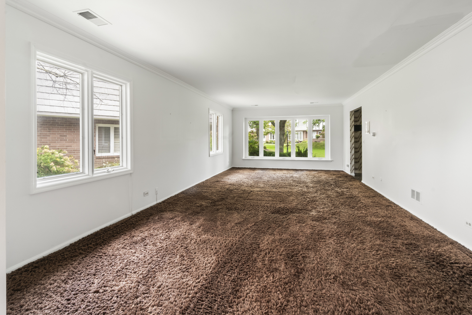1491 Avignon Court Property Photo 4