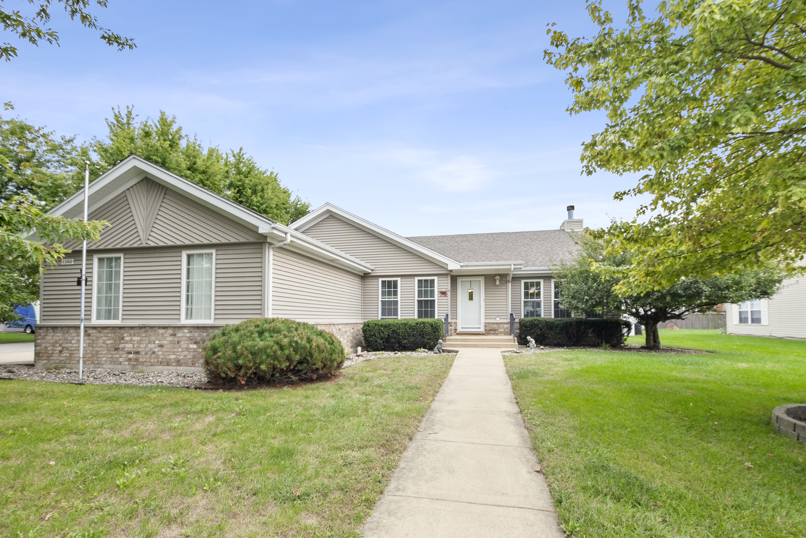 1582 Sun Ridge Drive Property Photo 1