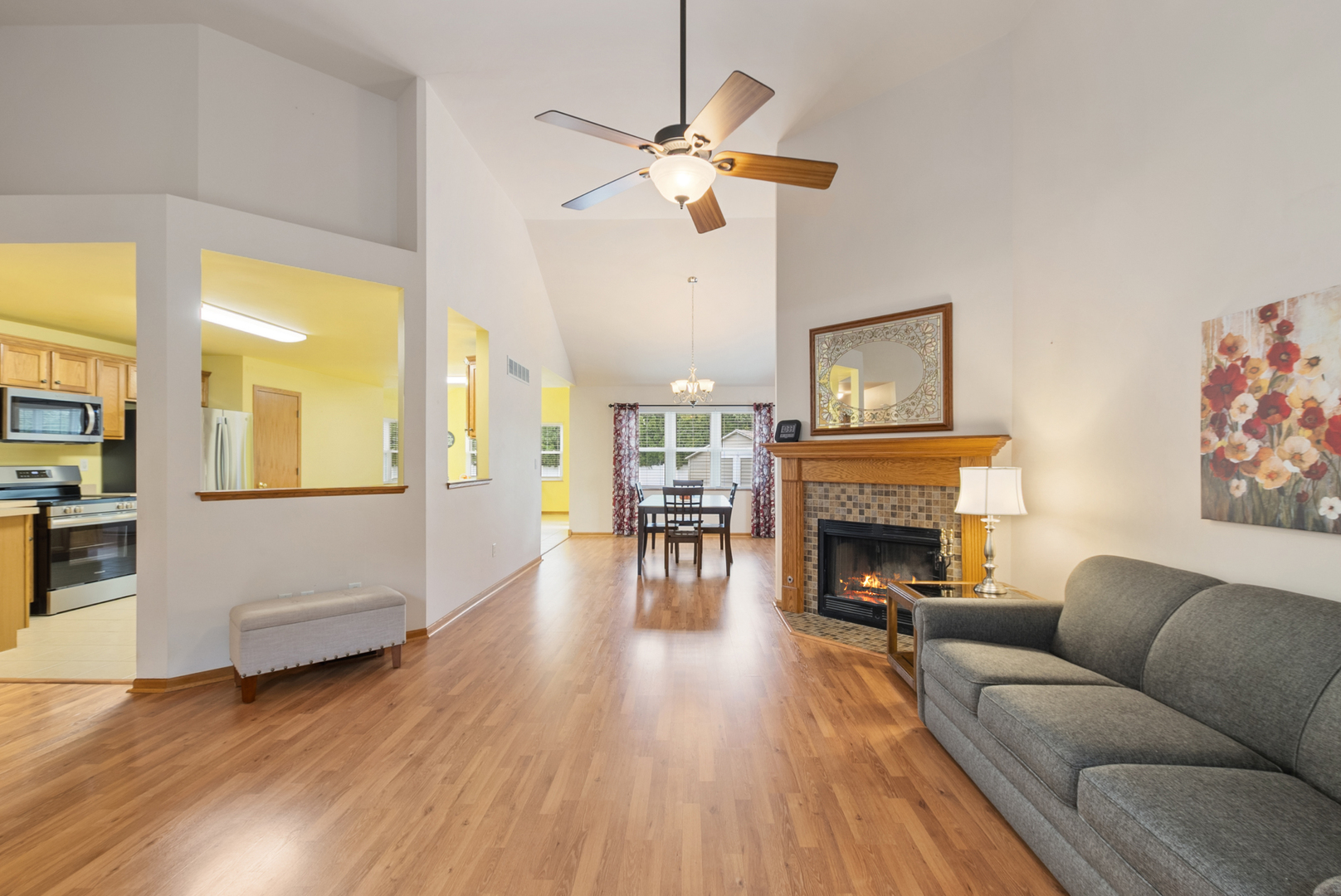 1582 Sun Ridge Drive Property Photo 6
