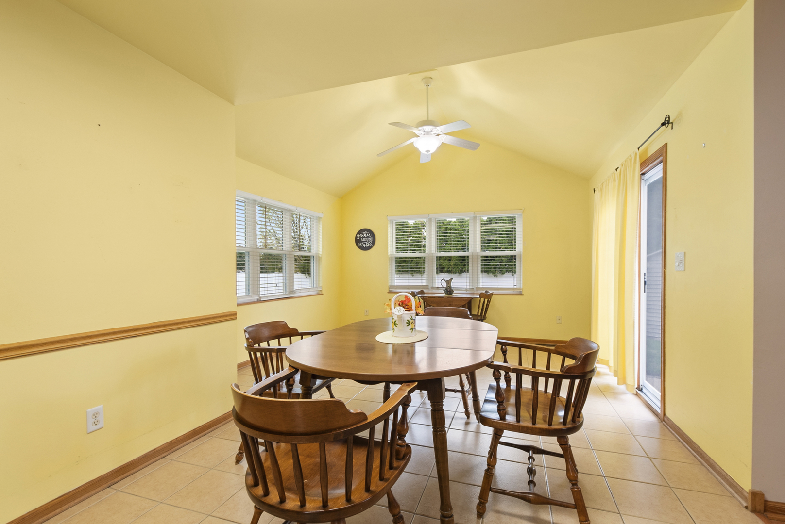 1582 Sun Ridge Drive Property Photo 7