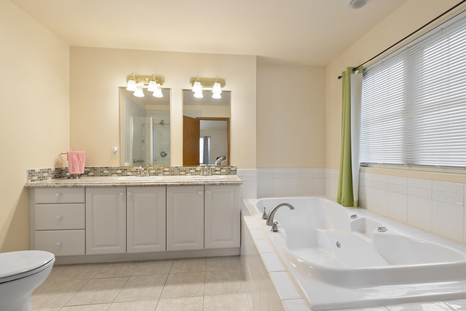 1582 Sun Ridge Drive Property Photo 18