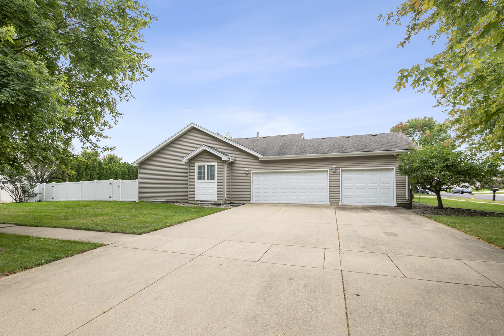 1582 Sun Ridge Drive Property Photo 25