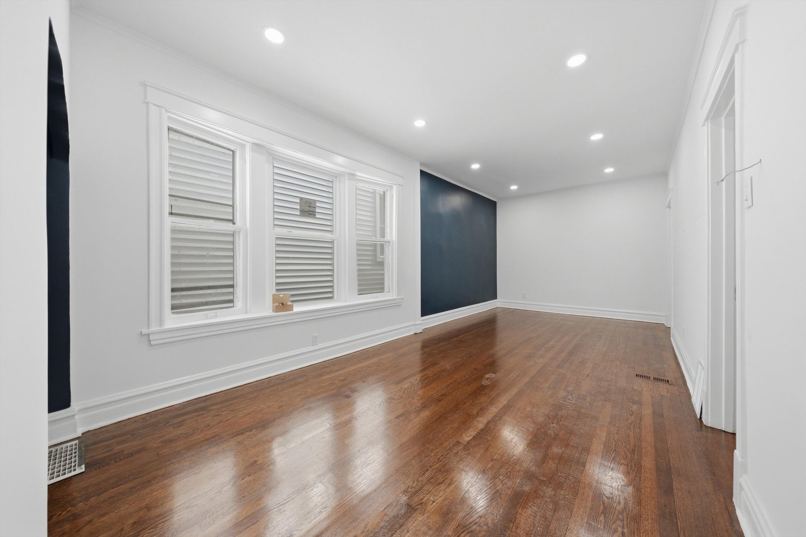 710 E 92nd Place Property Photo 11