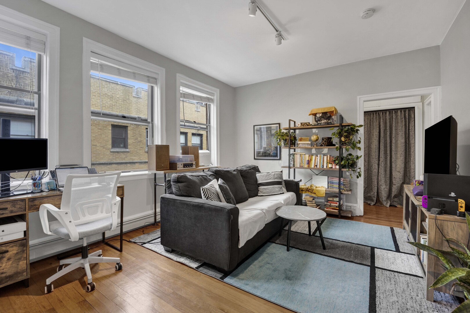 636 W Waveland Avenue 4d Property Photo 2