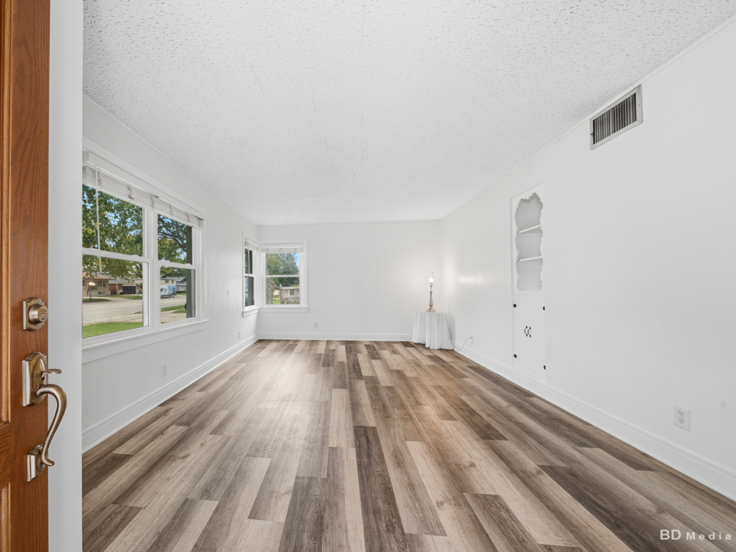 9145 Ridgeland Avenue Property Photo 4