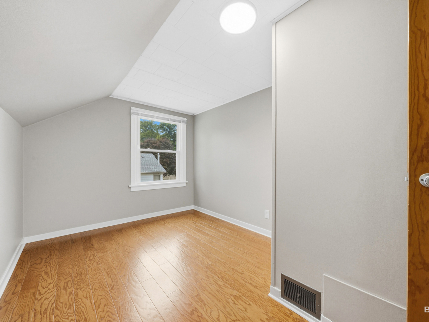 9145 Ridgeland Avenue Property Photo 14