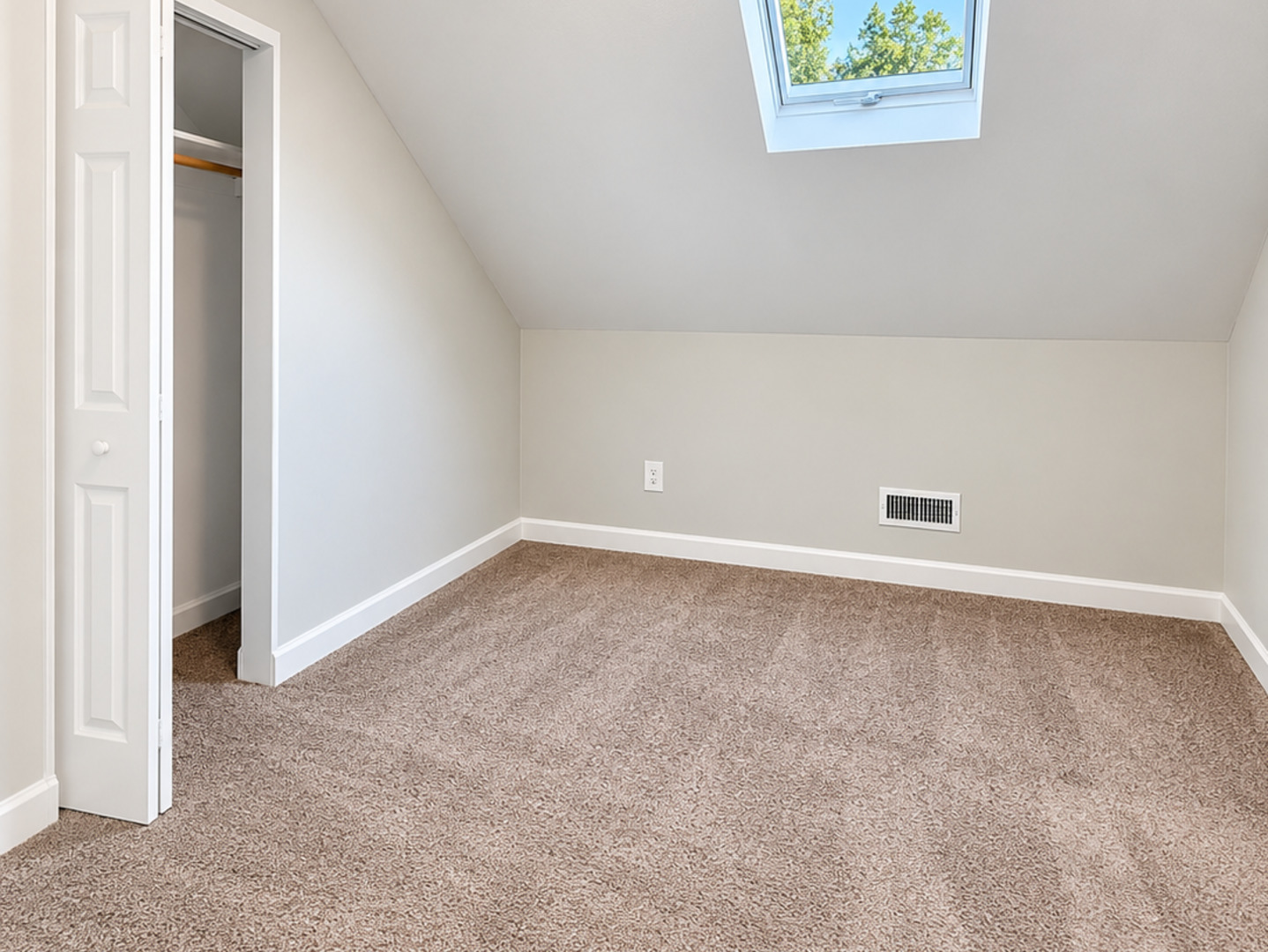 8510 S Burnham Avenue Property Photo 6