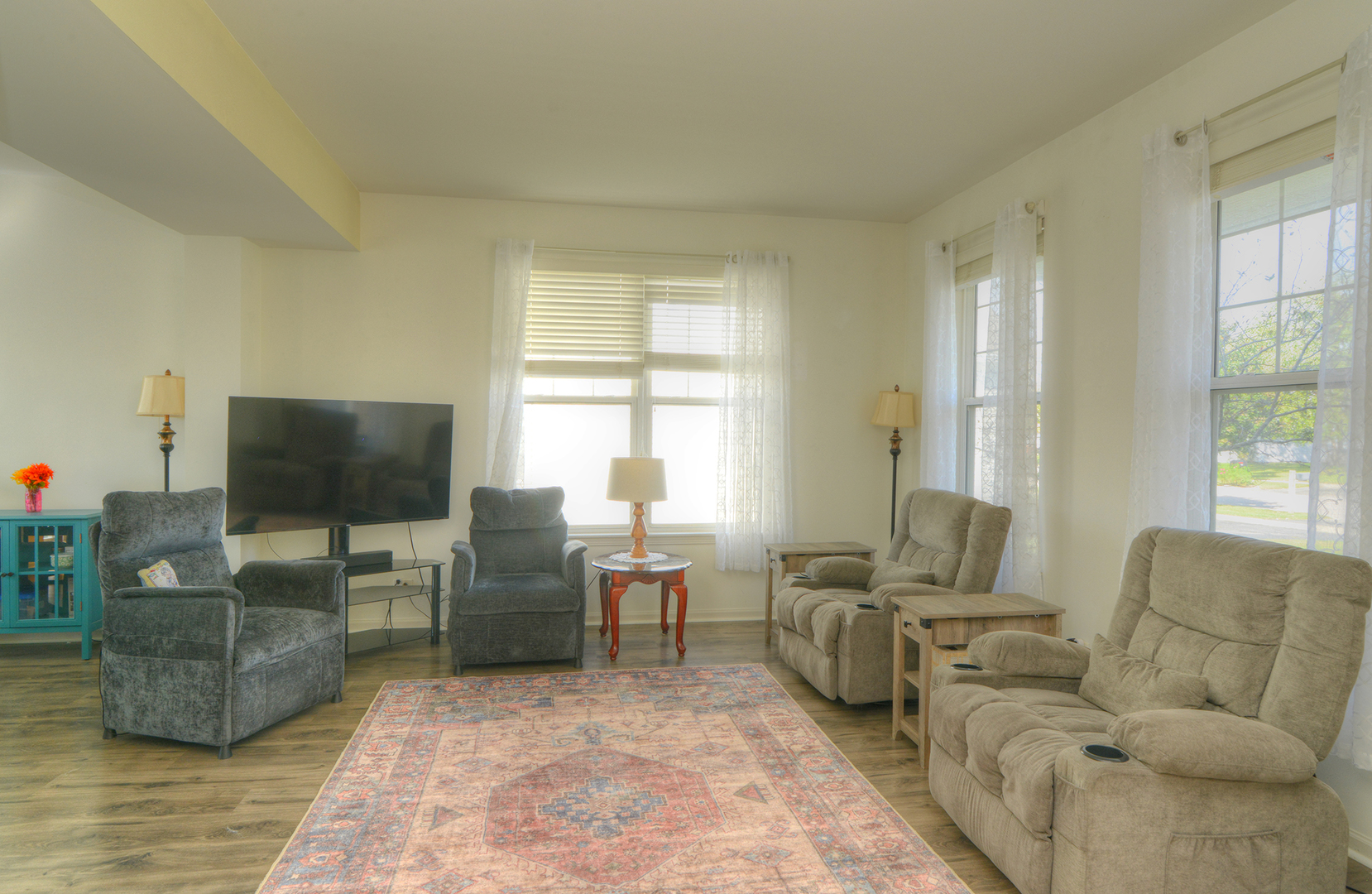 688 Stewart Avenue Property Photo 4