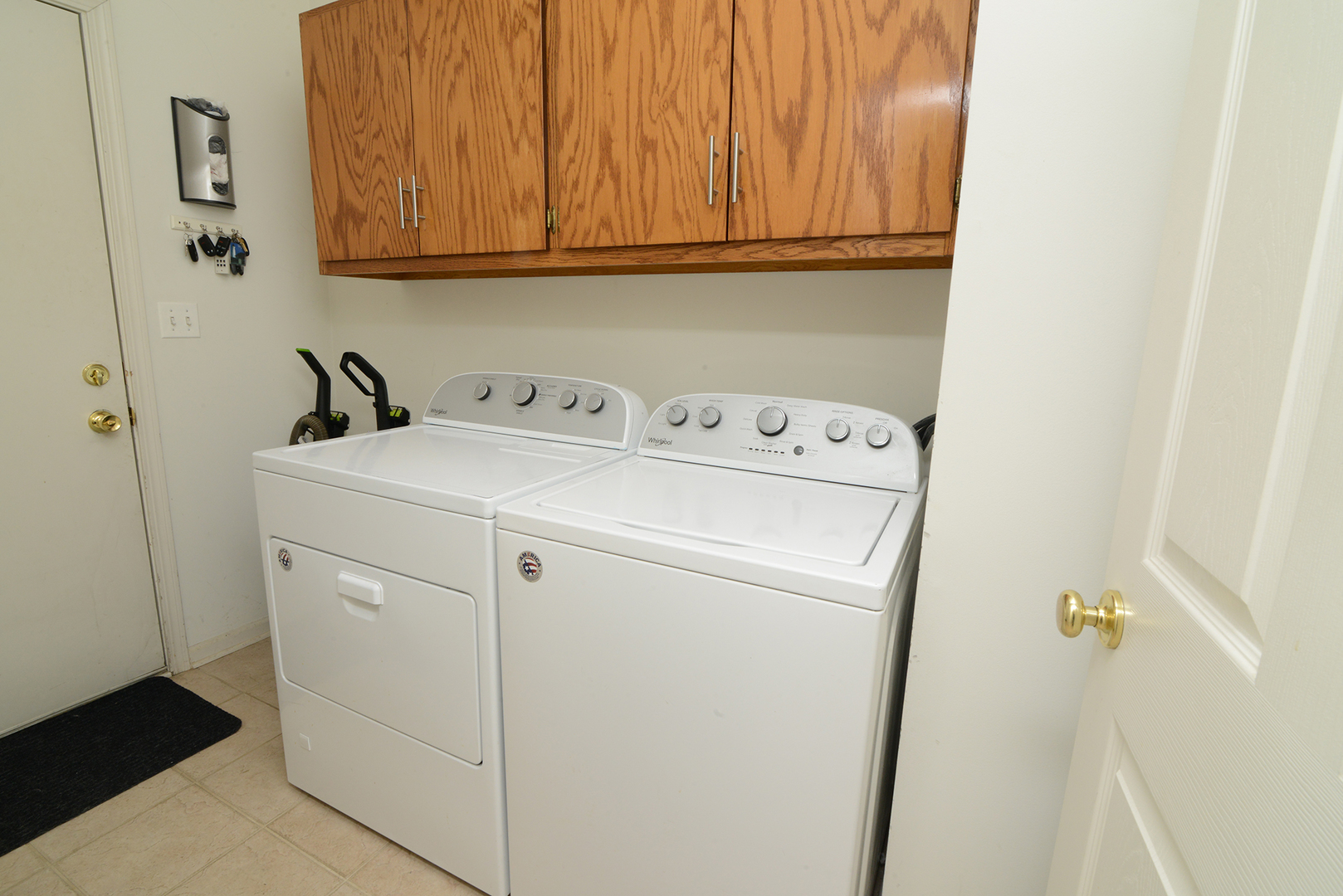 688 Stewart Avenue Property Photo 16