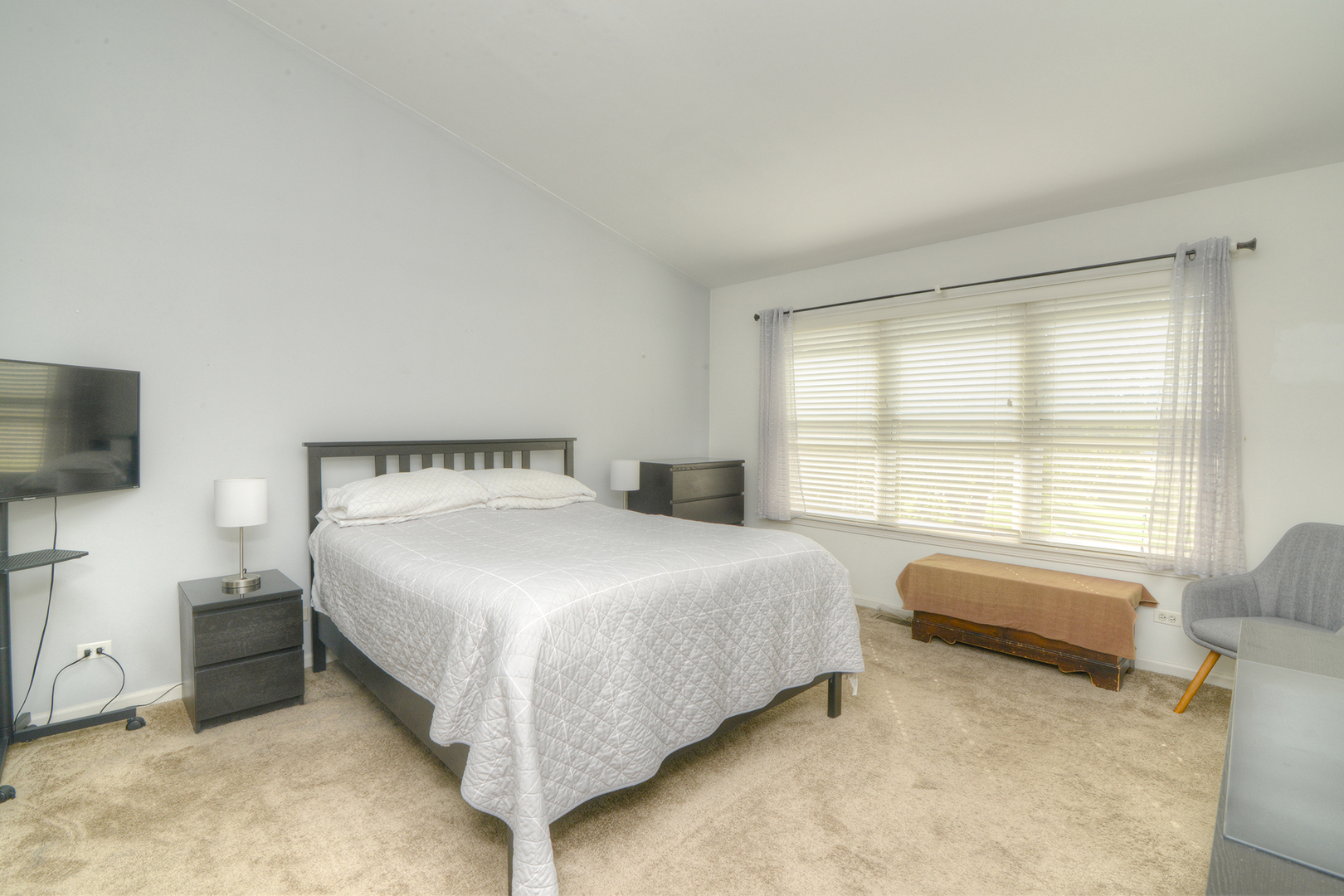 688 Stewart Avenue Property Photo 18