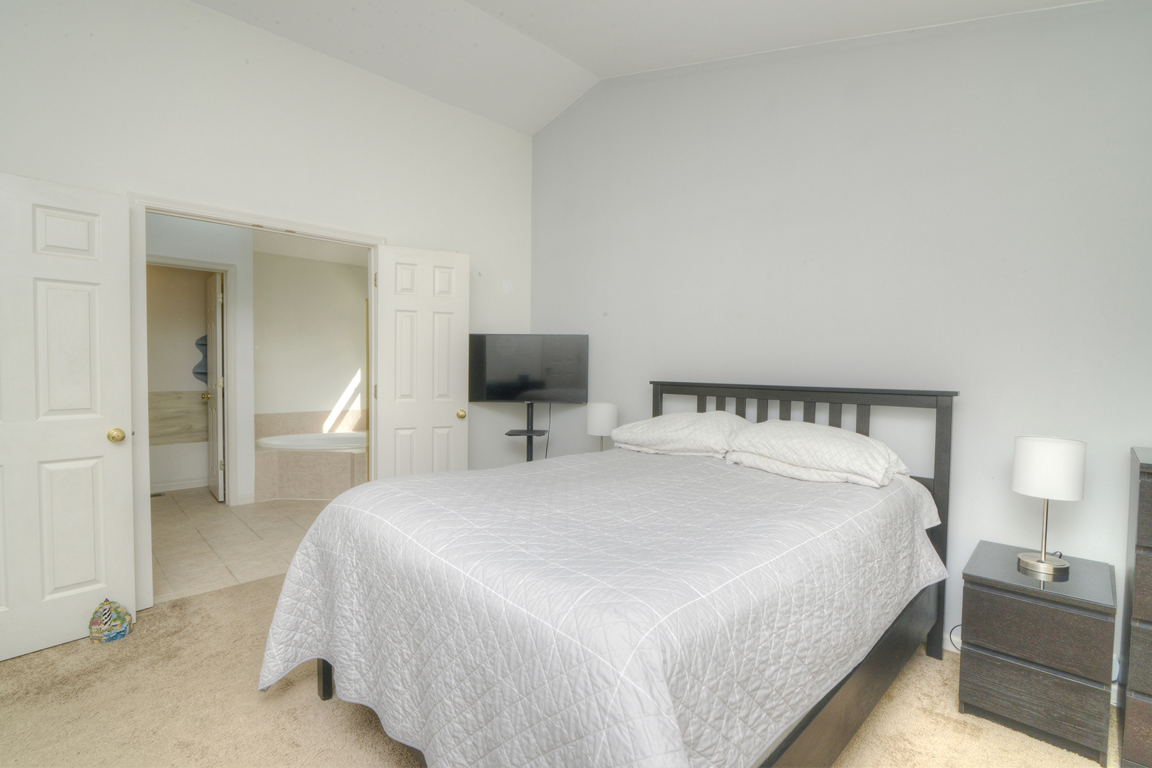 688 Stewart Avenue Property Photo 19