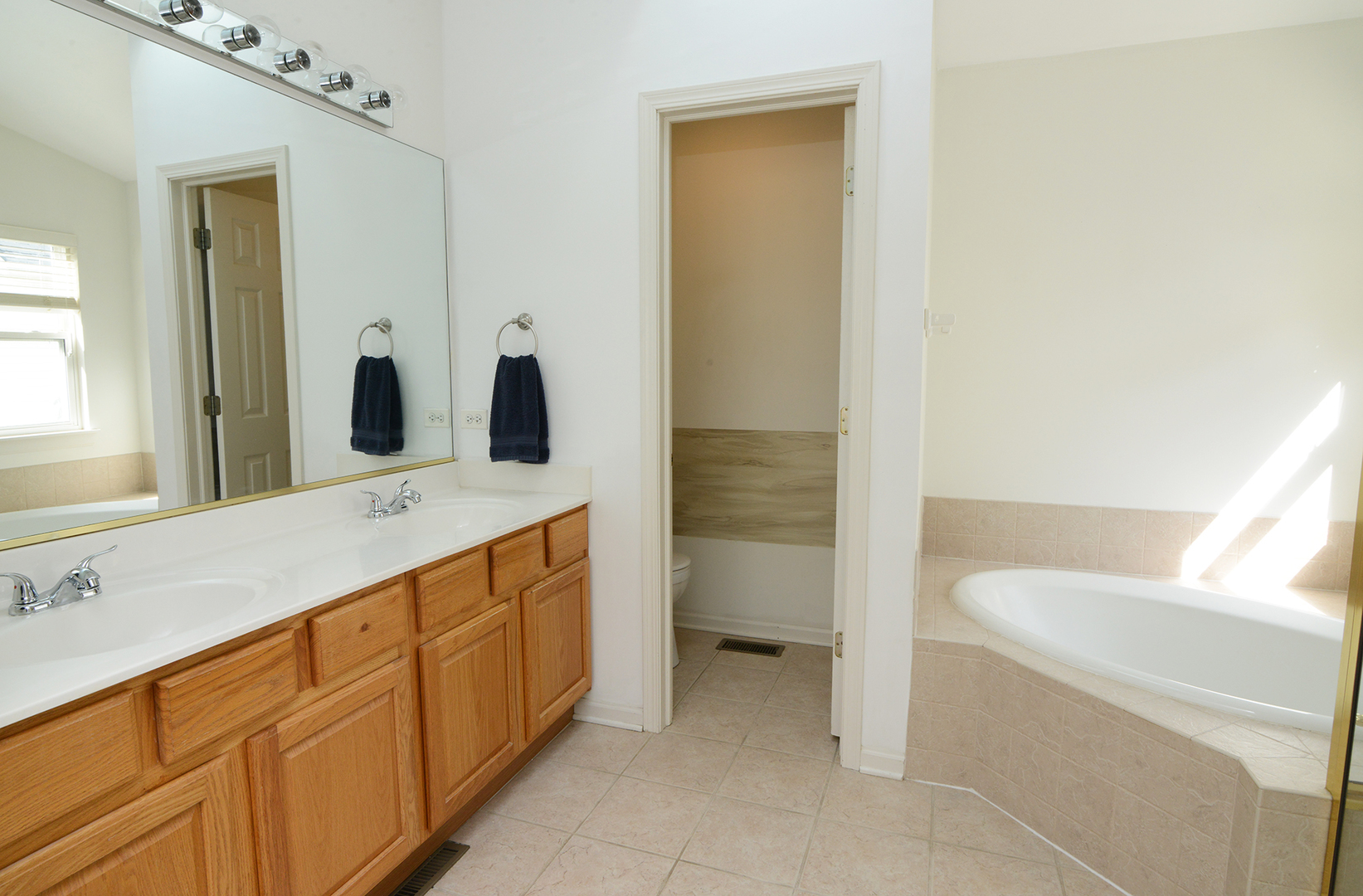 688 Stewart Avenue Property Photo 20