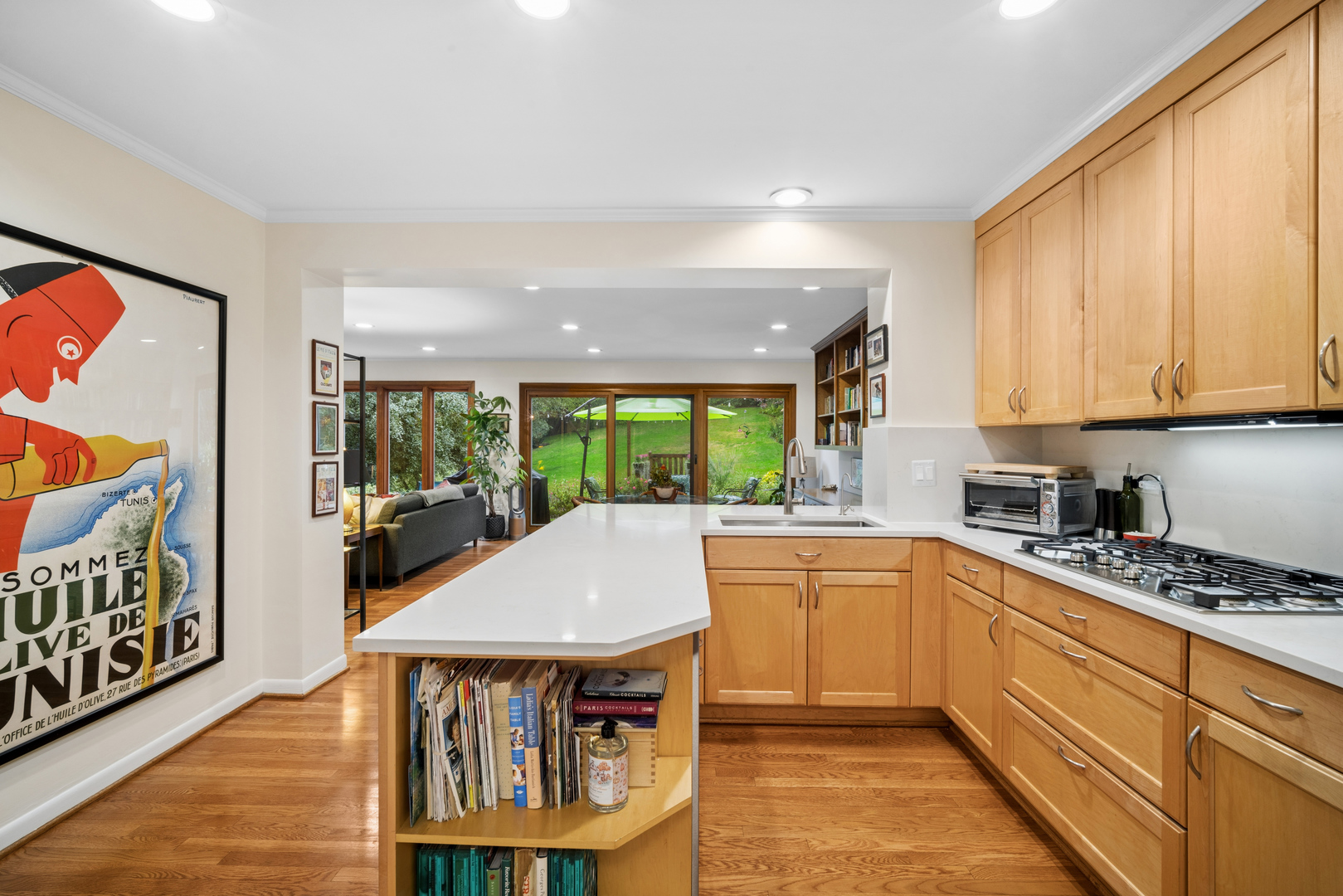 739 Marion Avenue Property Photo 9