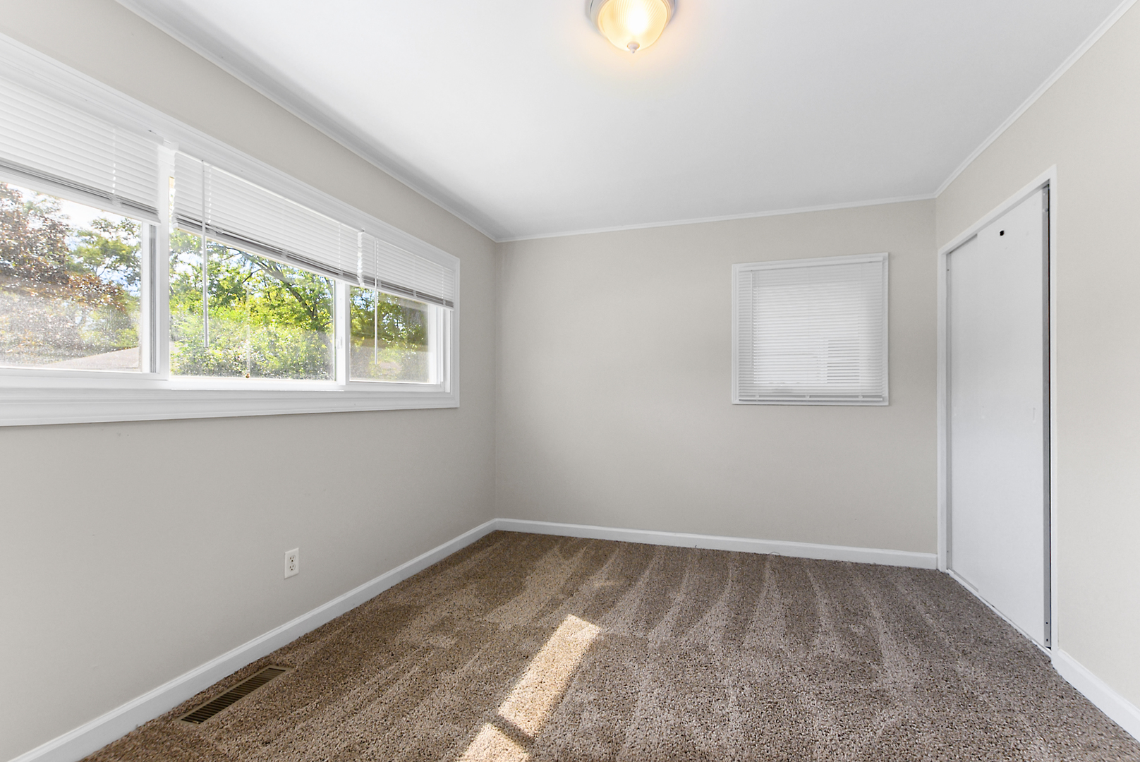 140 Nashua Street Property Photo 11