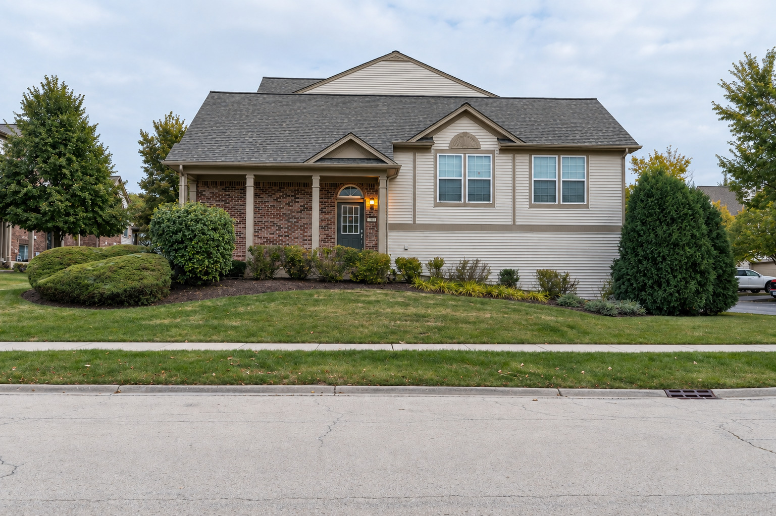 250 Devoe Drive Property Photo 2