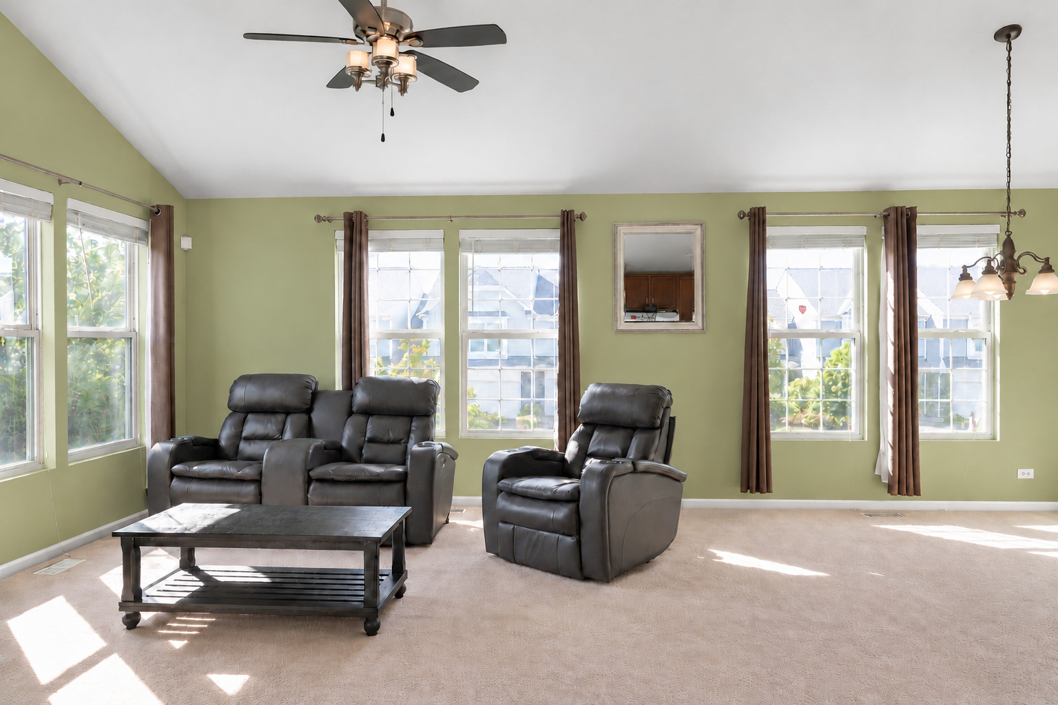 250 Devoe Drive Property Photo 4
