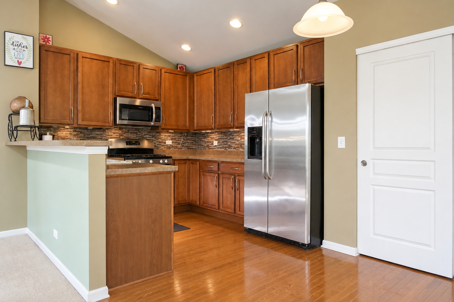 250 Devoe Drive Property Photo 7