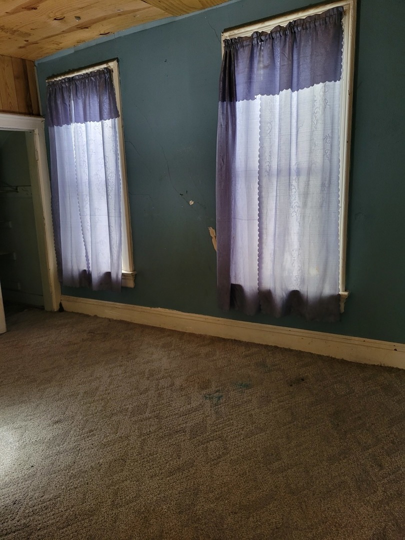 611 Farnam Street Property Photo 8