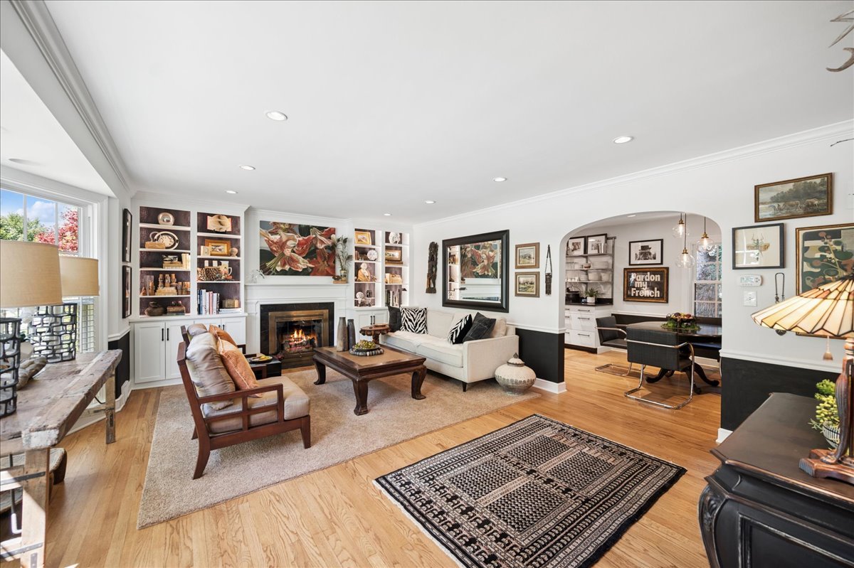 1871 Elmwood Drive Property Photo 4