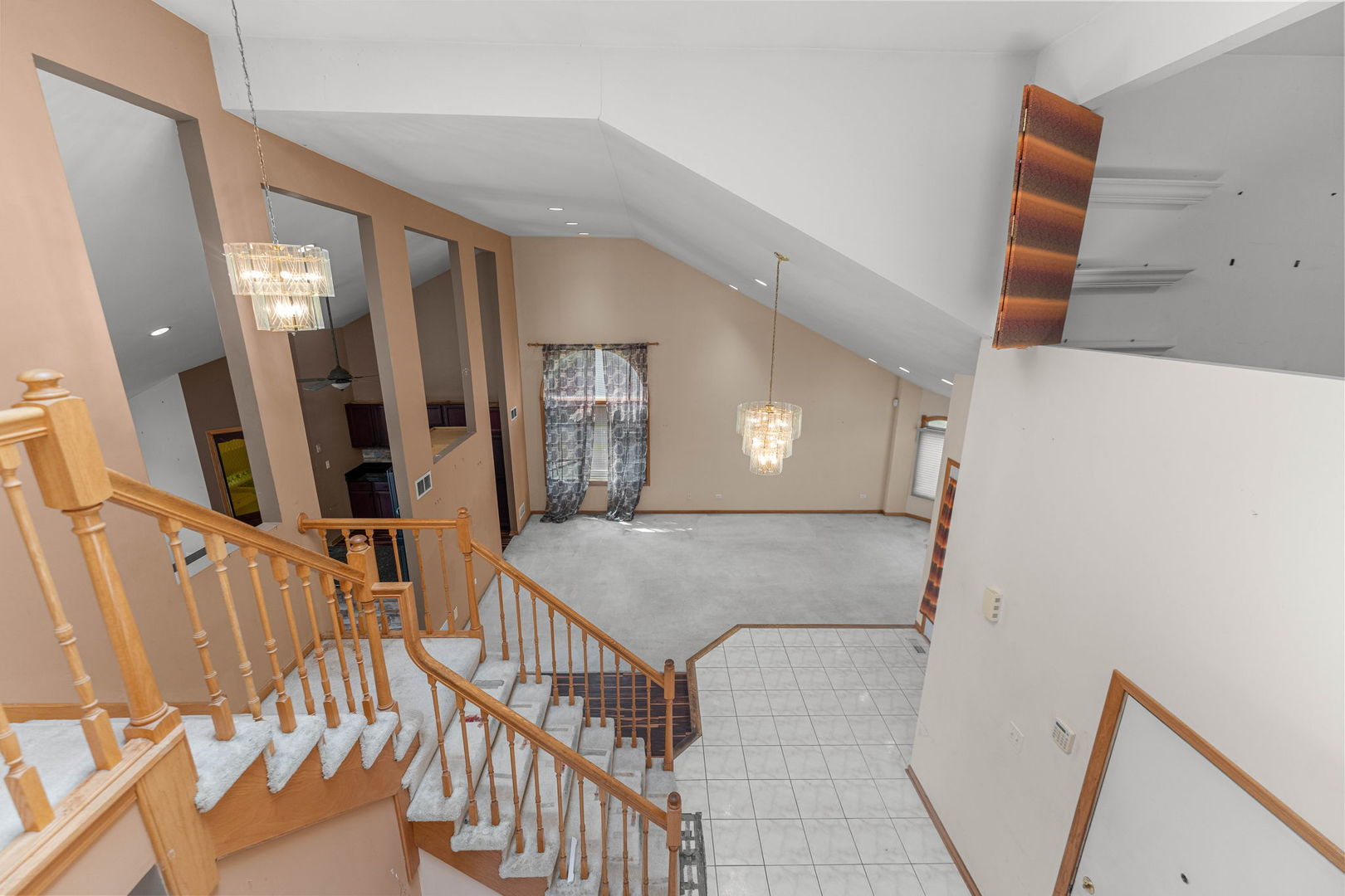 230 Lakeview Court Property Photo 7