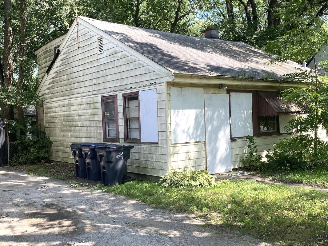 14753 Perry Avenue Property Photo 3
