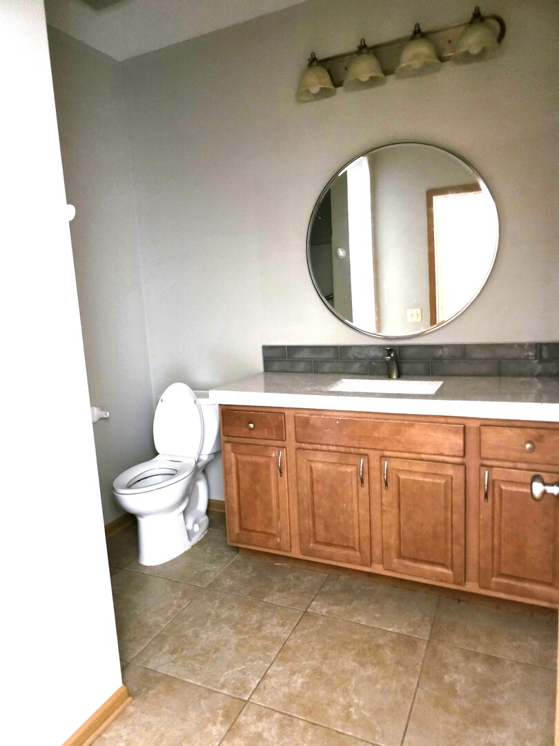 1990 Larkin Avenue 14 Property Photo 11