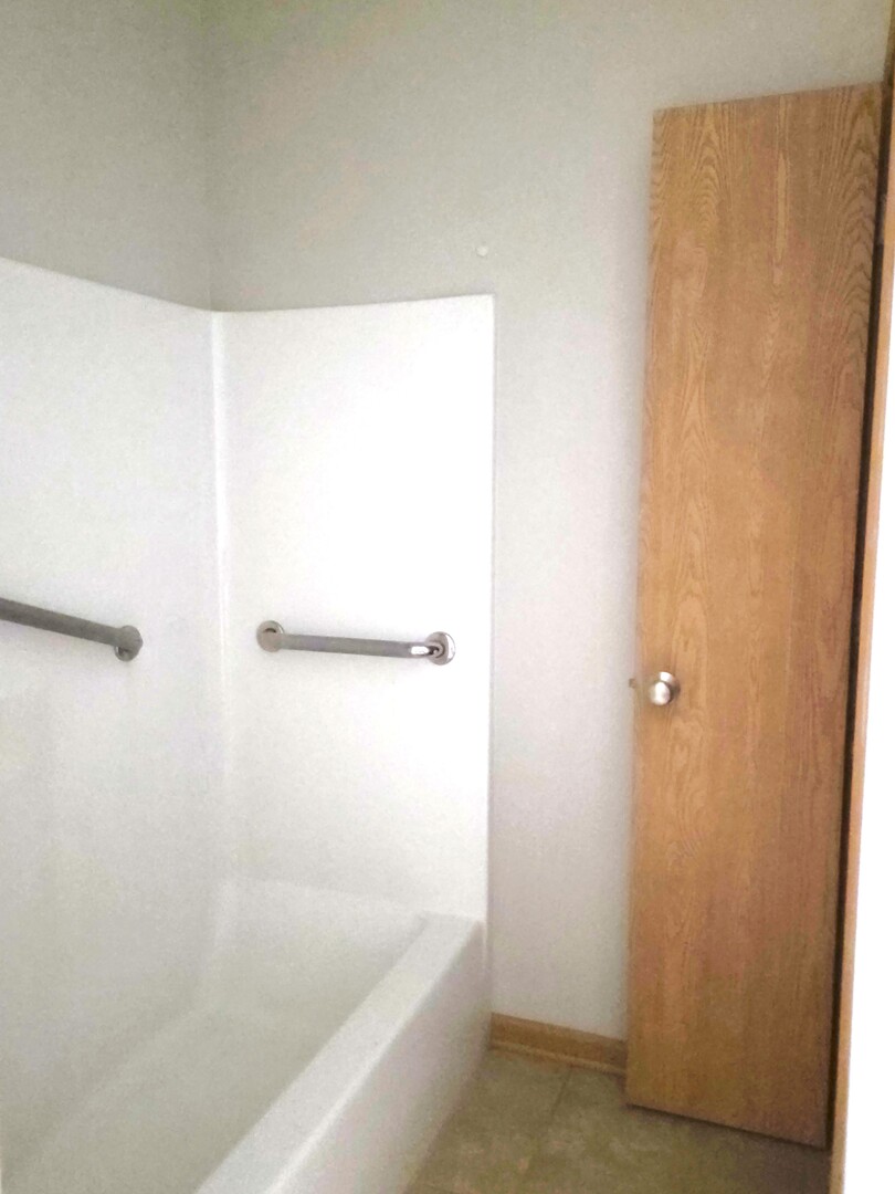 1990 Larkin Avenue 14 Property Photo 12