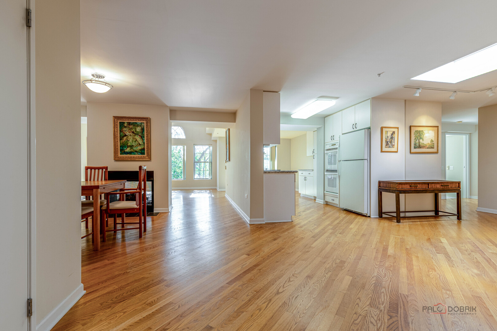 1625 Glenview Road 306 Property Photo 4