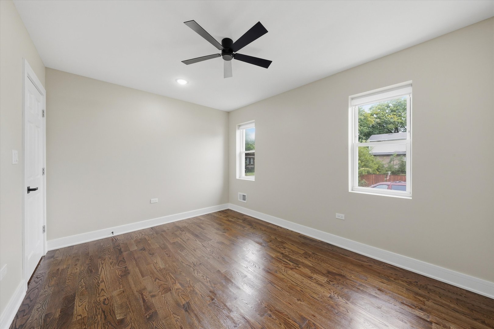 8817 S Parnell Avenue Property Photo 10