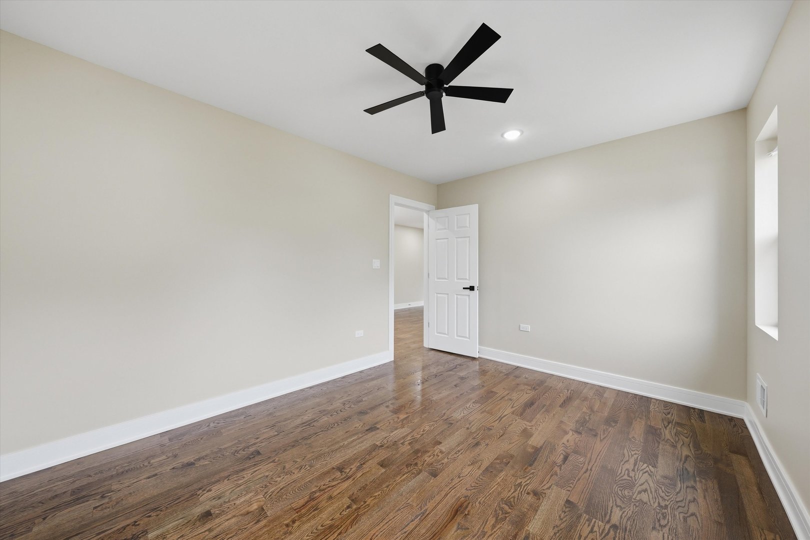 8817 S Parnell Avenue Property Photo 12