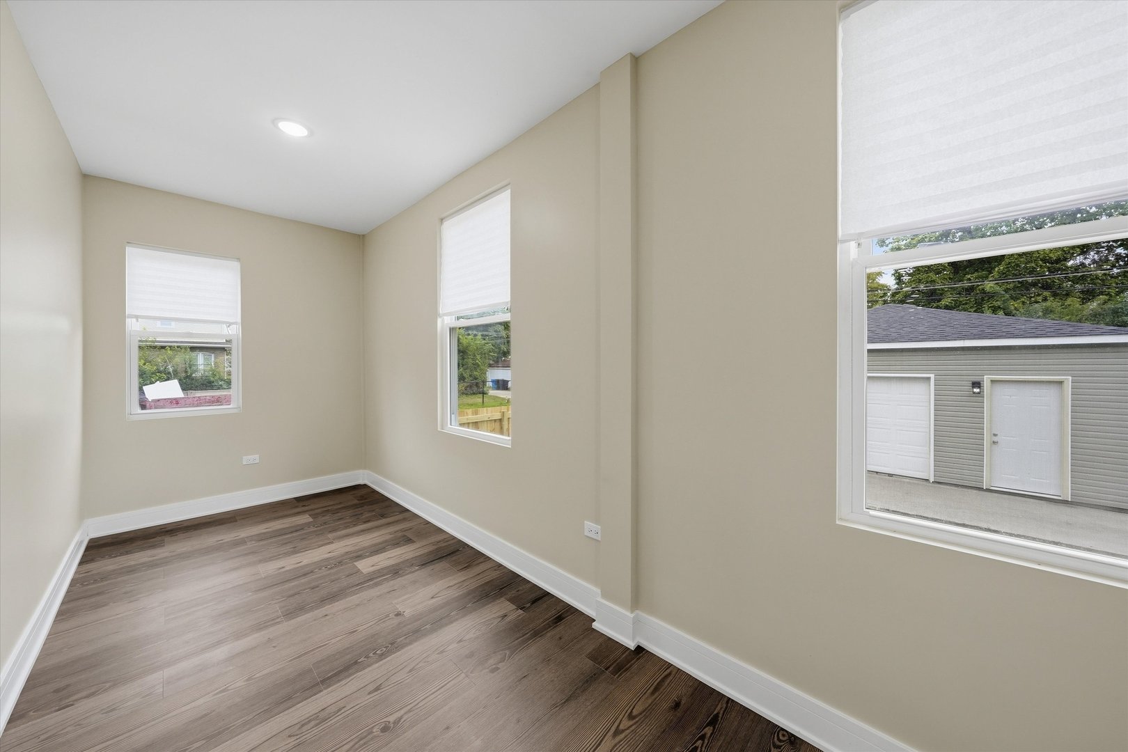 8817 S Parnell Avenue Property Photo 16