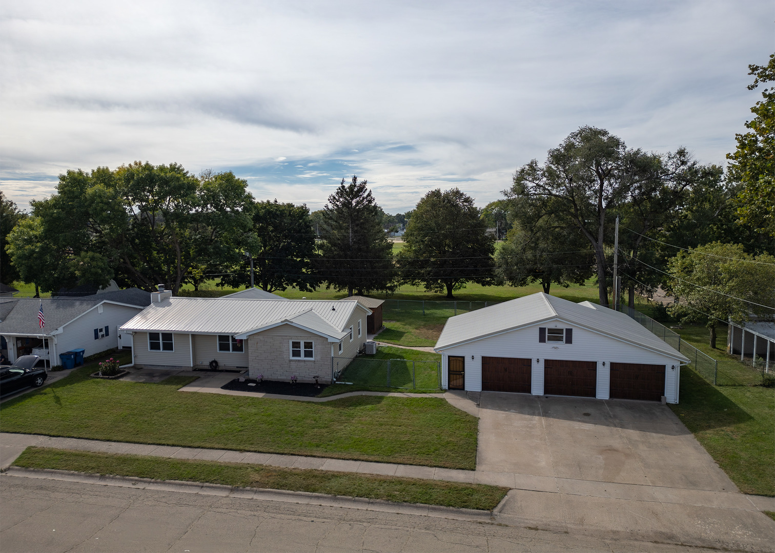 1309 Hiawatha Lane Property Photo 4