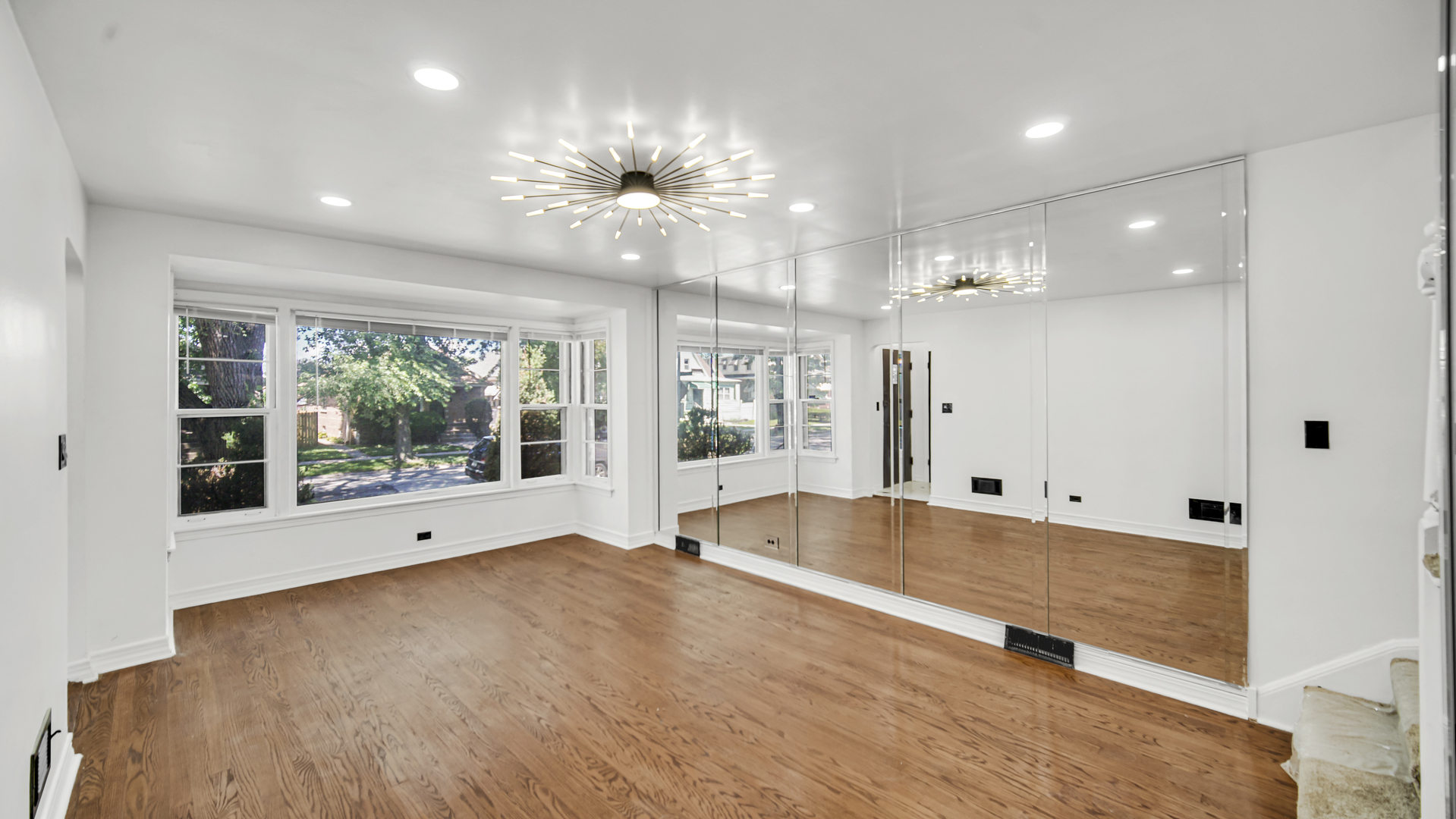 8459 S Elizabeth Street Property Photo 3