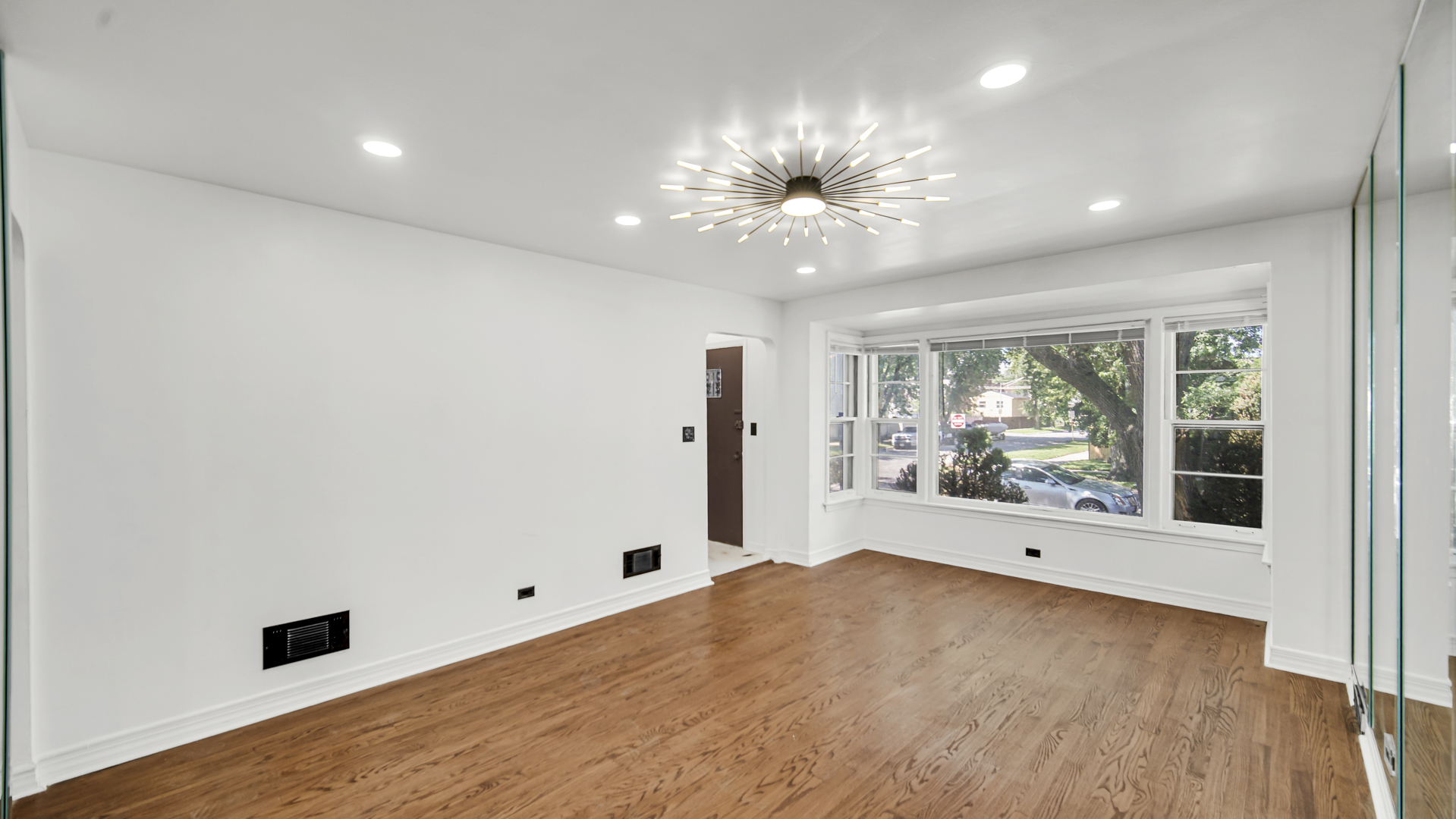 8459 S Elizabeth Street Property Photo 4