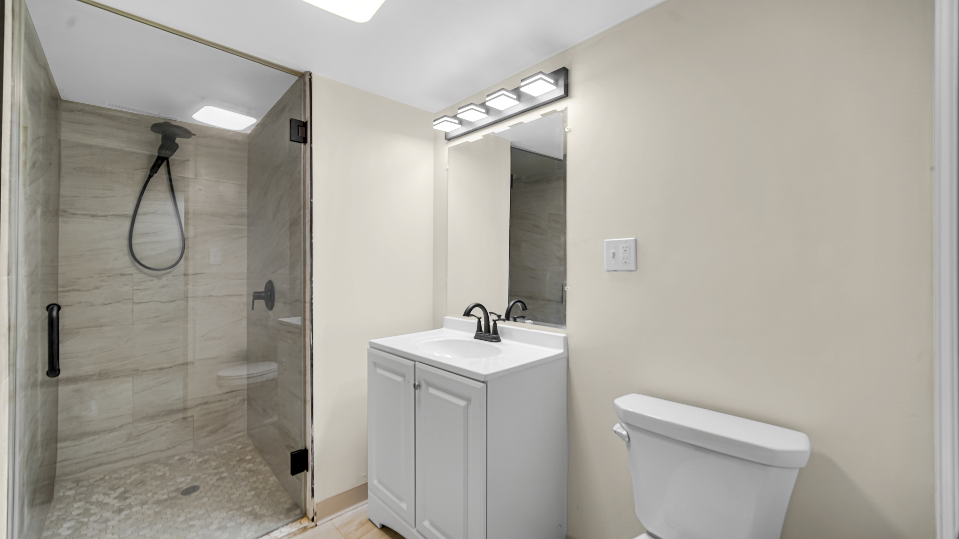 8459 S Elizabeth Street Property Photo 8
