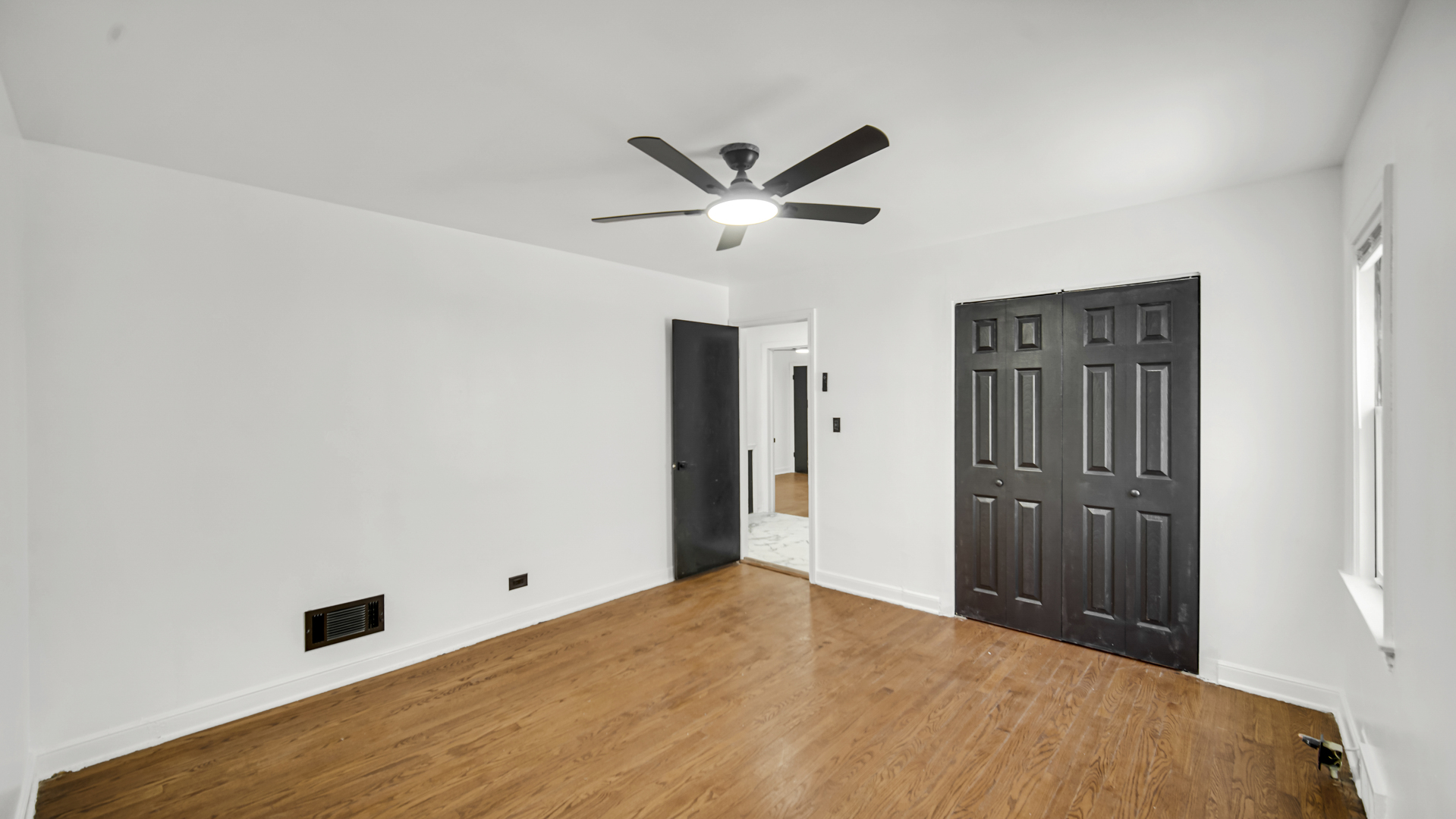 8459 S Elizabeth Street Property Photo 11