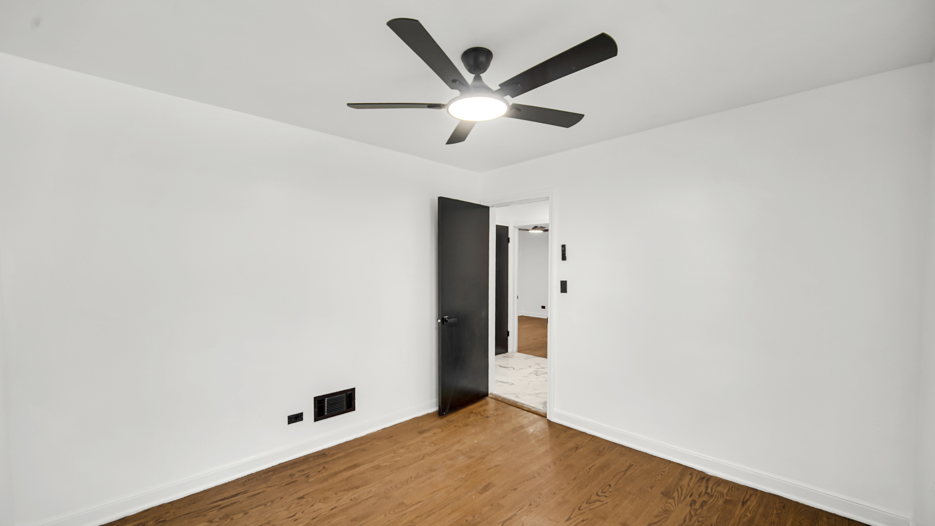 8459 S Elizabeth Street Property Photo 16