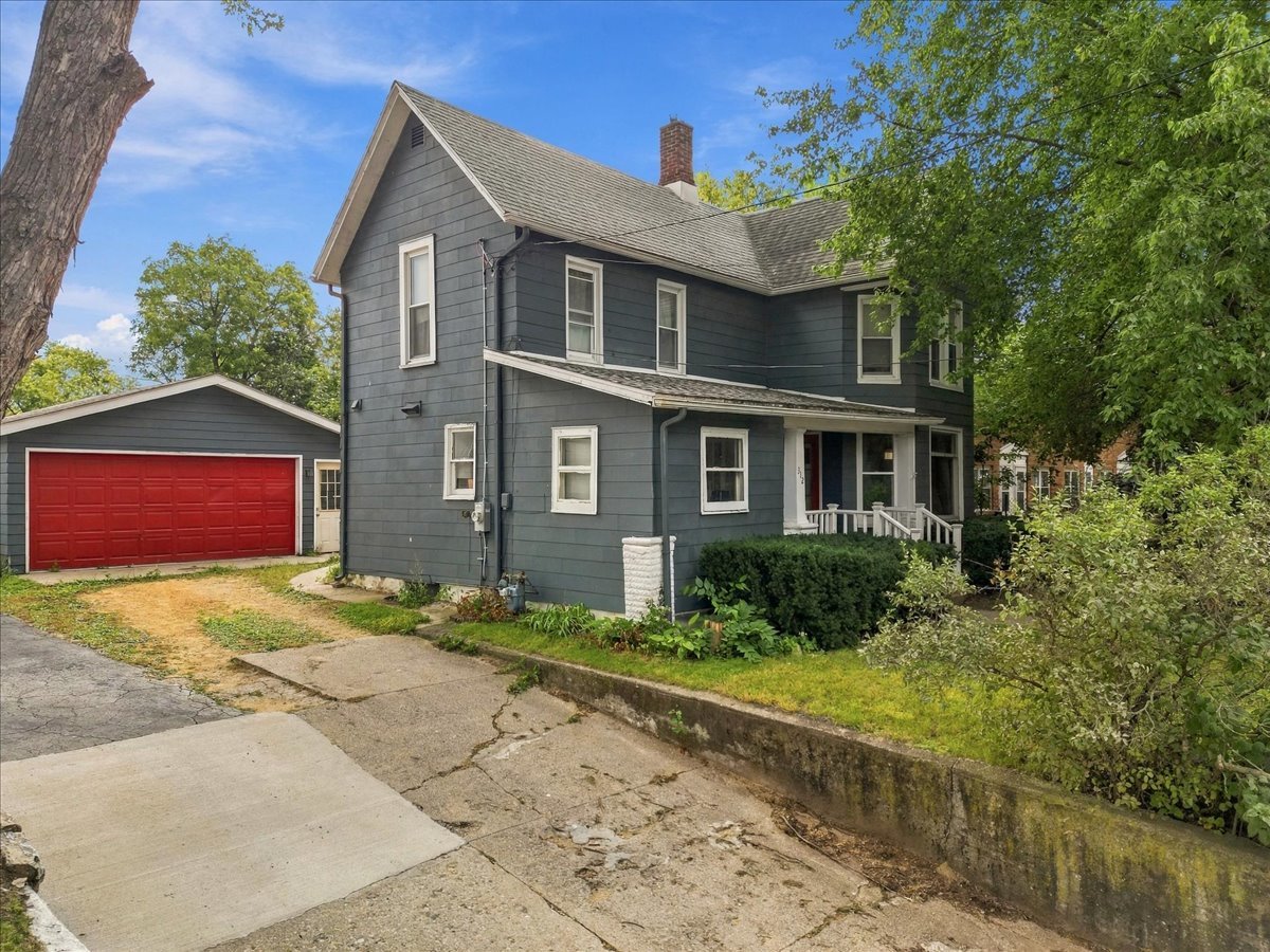 312 S Dement Avenue Property Photo 1