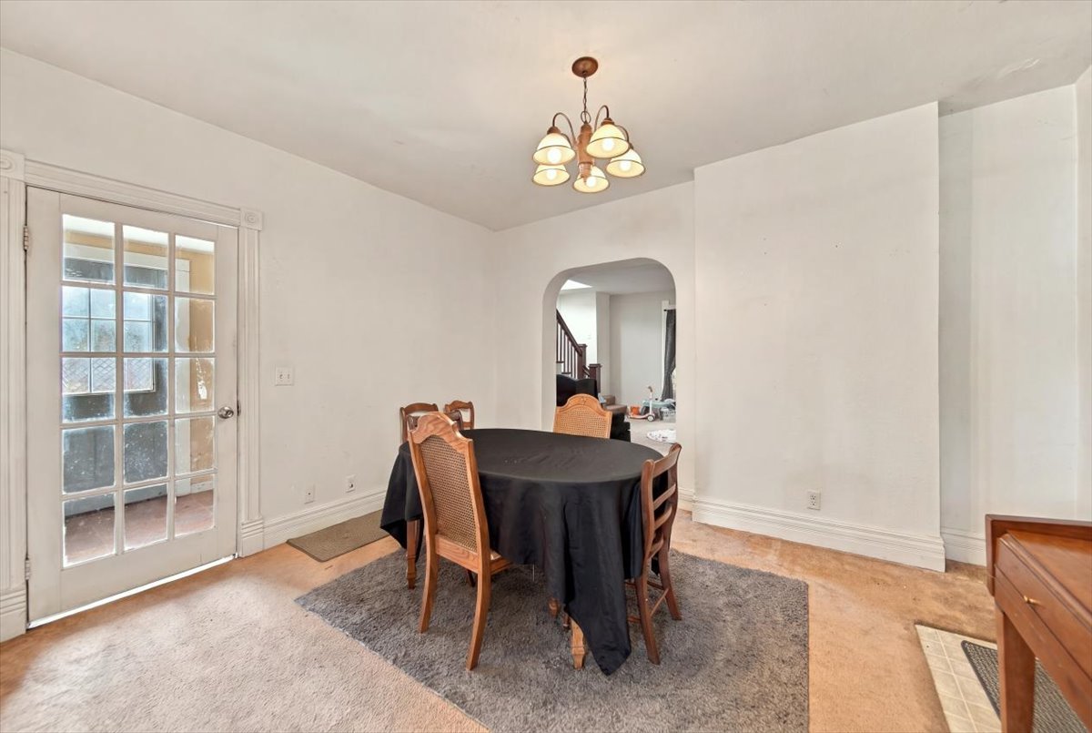 312 S Dement Avenue Property Photo 7