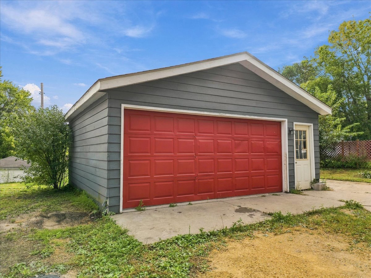 312 S Dement Avenue Property Photo 18