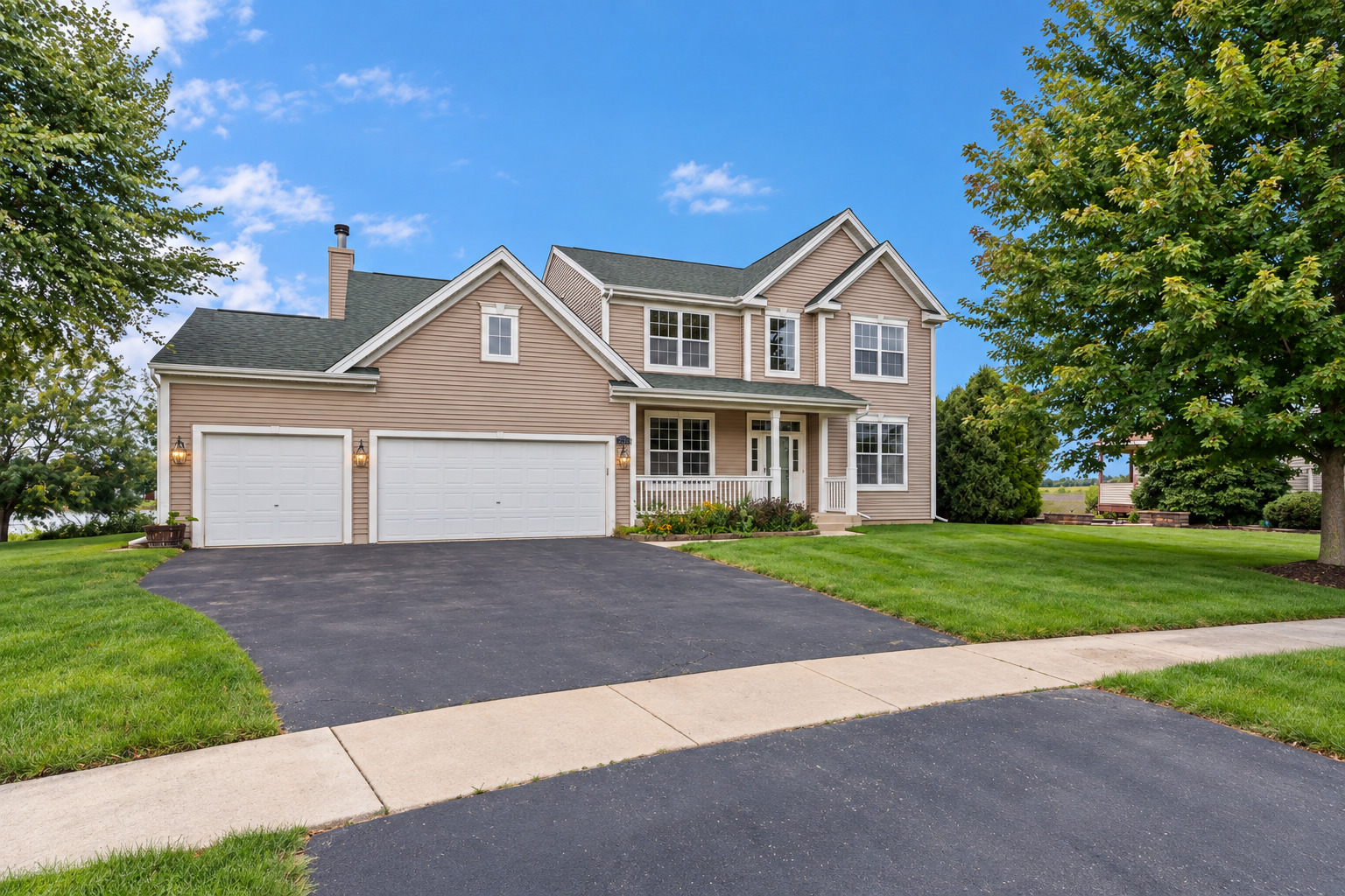 831 Bach Court Property Photo 1