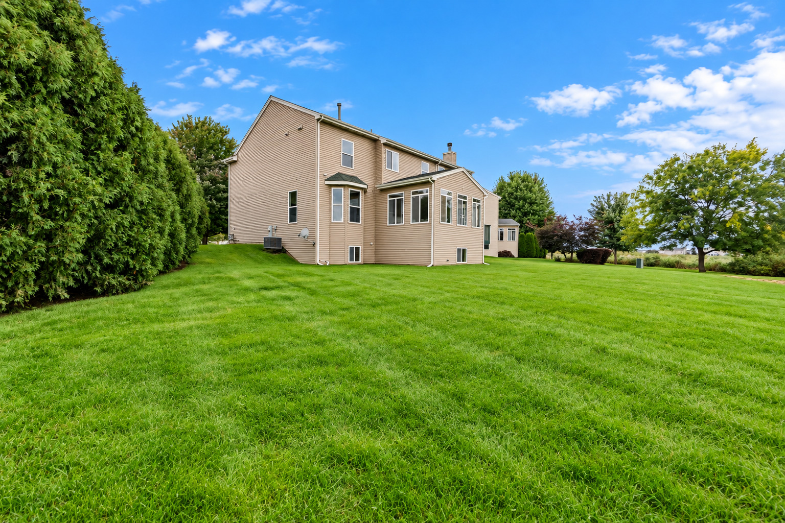 831 Bach Court Property Photo 4